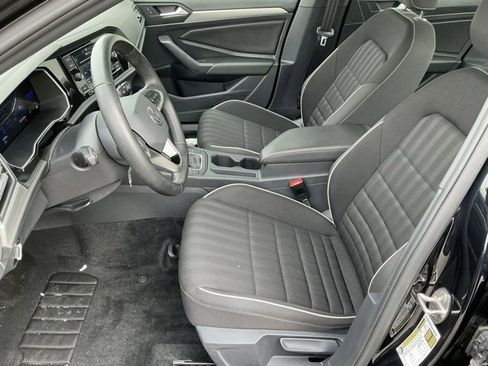 Used 2024 Volkswagen Jetta Sport image 11