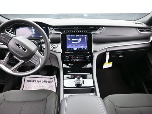 New 2026 Jeep Grand Cherokee Laredo image 13