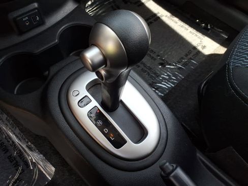 Used 2019 Nissan Versa Note SV FWD image 39