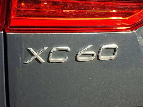 Used 2023 Volvo XC60 B5 Ultimate w/ Climate Package AWD/4WD image 29