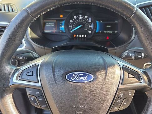 Used 2022 Ford Edge Titanium AWD/4WD image 21