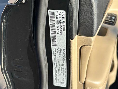 Used 2022 Jeep Grand Cherokee Laredo E image 29