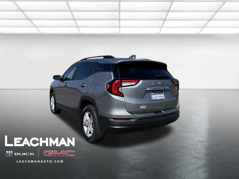 Used 2024 GMC Terrain SLE w/ Driver Convenience Package FWD image 6