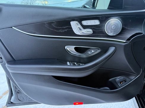 Used 2017 Mercedes-Benz E 300 4MATIC image 29