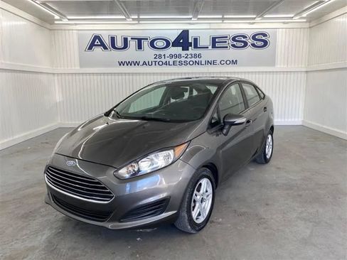 Used 2019 Ford Fiesta SE image 1
