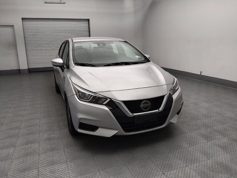 Used 2021 Nissan Versa SV FWD image 14