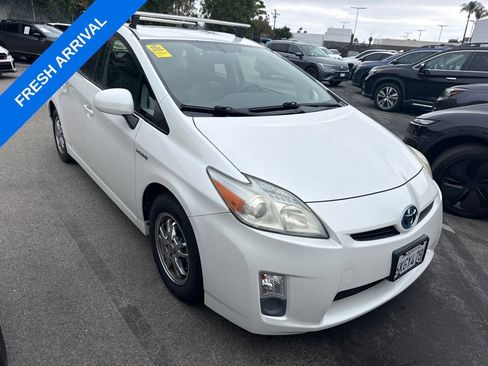 Used 2010 Toyota Prius Two FWD image 2
