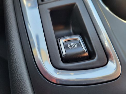 Used 2023 Chevrolet Equinox LS w/ LS Convenience Package FWD image 22