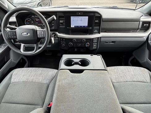 Used 2025 Ford F250 XLT image 4