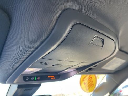 Used 2020 Chevrolet Equinox LT image 29