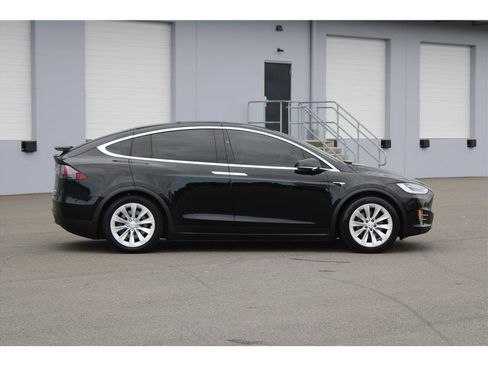 Used 2018 Tesla Model X 100D AWD/4WD image 4