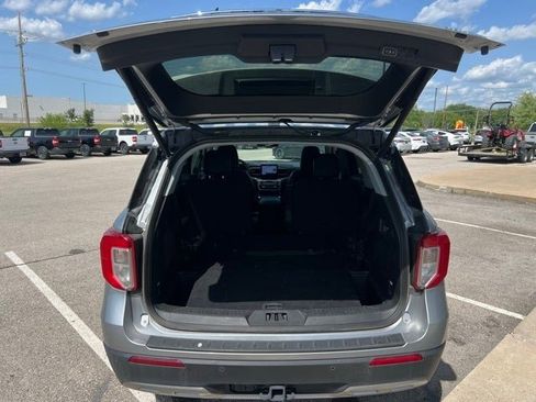 Used 2024 Ford Explorer XLT w/ Equipment Group 202A image 9
