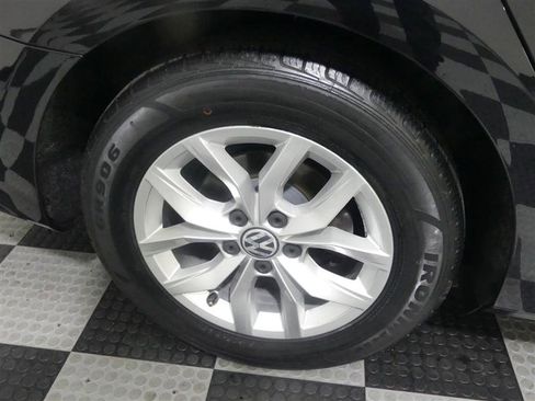 Used 2018 Volkswagen Passat 2.0T S w/ Driver Assistance Package FWD image 15
