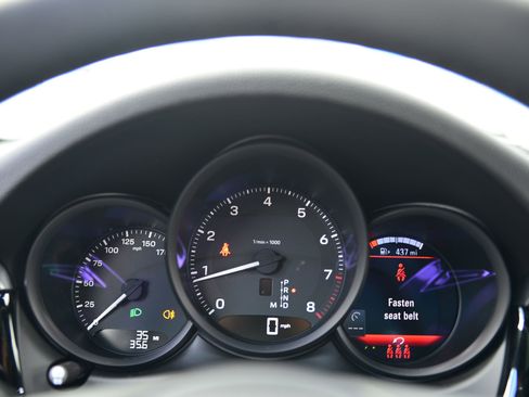 Certified 2026 Porsche Macan AWD/4WD image 19