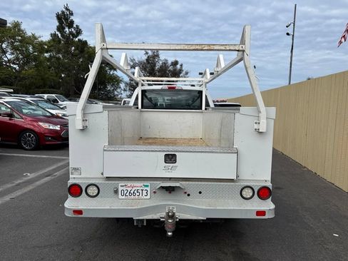 Used 2022 Ford F250 XL w/ Power Equipment Group RWD image 4