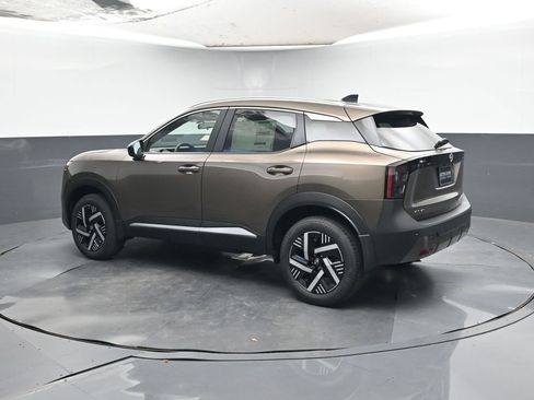 New 2026 Nissan Kicks SV w/ Charging Package image 3