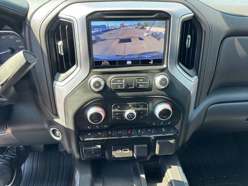 Used 2020 GMC Sierra 1500 SLT w/ SLT Premium Plus Package AWD/4WD image 18