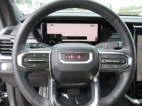 Used 2025 GMC Acadia Elevation AWD/4WD image 19