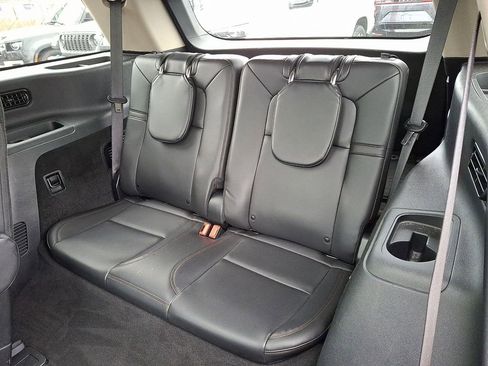 Used 2023 Lincoln Aviator AWD w/ Premium Package image 11