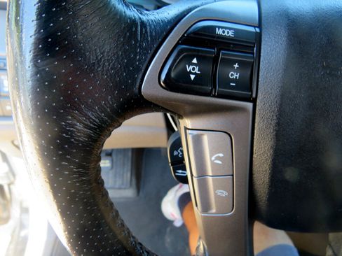 Used 2012 Honda Odyssey Touring image 12