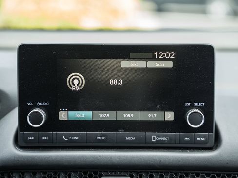 Used 2023 Honda HR-V LX image 19