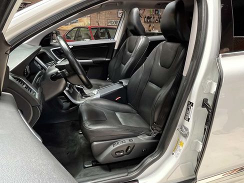 Used 2016 Volvo XC60 T6 Platinum AWD/4WD image 21