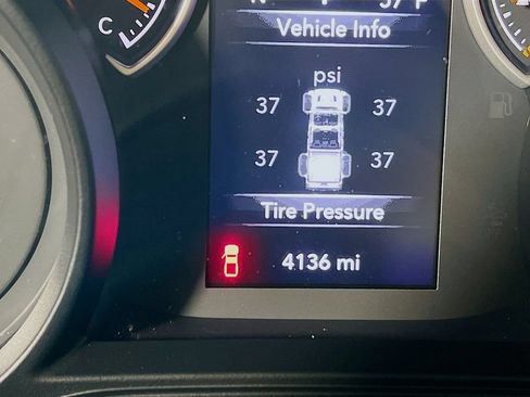Used 2024 Jeep Gladiator Sport AWD/4WD image 11