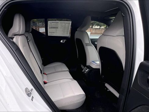 New 2026 Volvo EX40 Plus w/ Climate Package image 27