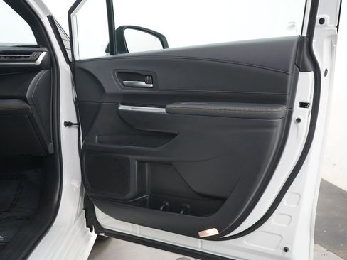 Certified 2026 Toyota Sienna XLE Woodland Edition AWD/4WD image 9