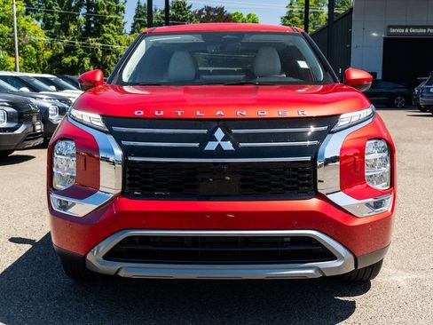 New 2025 Mitsubishi Outlander SEL image 2