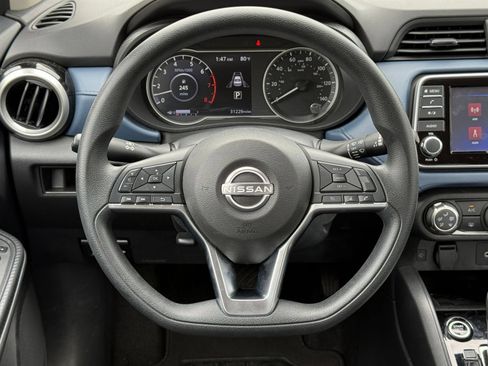 Used 2025 Nissan Versa SV FWD image 28