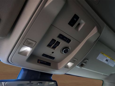 Used 2018 GMC Yukon Denali w/ Denali Ultimate Package image 30