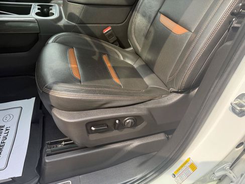 Used 2019 GMC Sierra 1500 AT4 w/ Technology Package AWD/4WD image 37