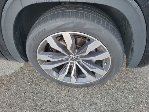 Used 2023 Volkswagen Atlas SEL Premium image 4