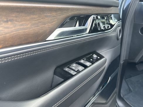 Used 2024 Jeep Grand Wagoneer Series I w/ Convenience Group III AWD/4WD image 15