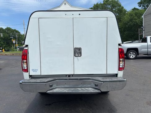 Used 2015 Nissan Frontier SV AWD/4WD image 6