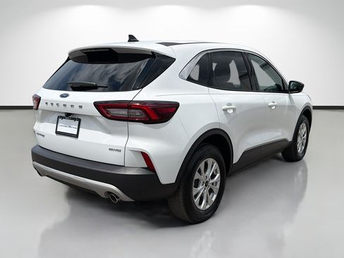 Used 2024 Ford Escape Active AWD/4WD image 3
