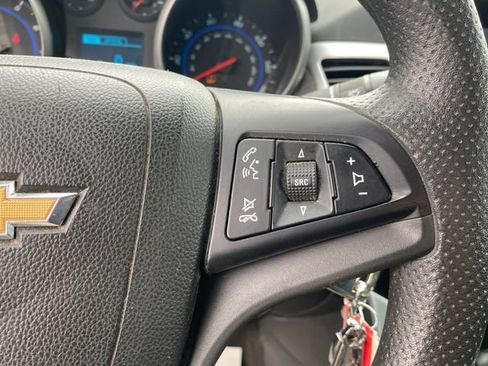 Used 2016 Chevrolet Cruze LT FWD image 10