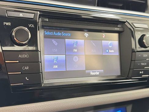 Used 2014 Toyota Corolla LE FWD image 18