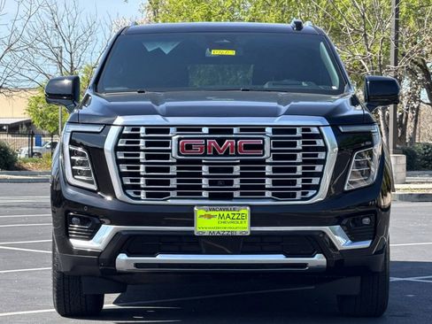Used 2025 GMC Yukon XL Denali image 7