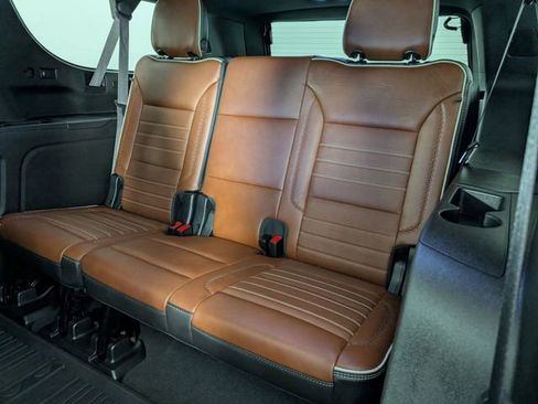 Used 2023 GMC Yukon XL Denali Ultimate image 30