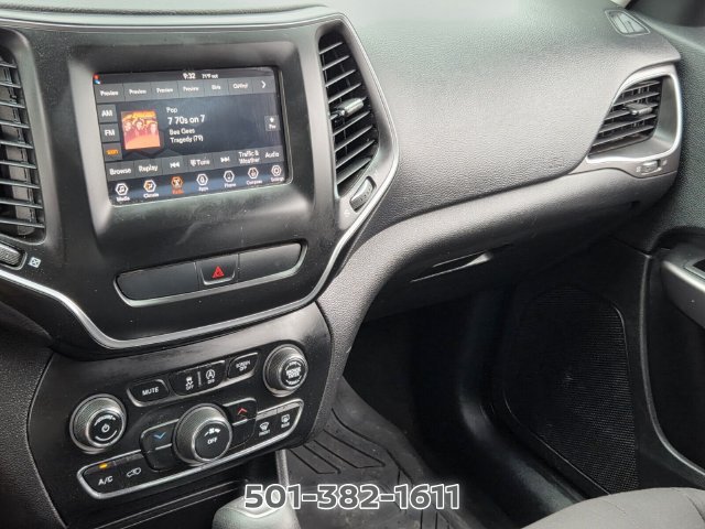 Used 2019 Jeep Cherokee Latitude w/ Popular Appearance Group FWD image 23