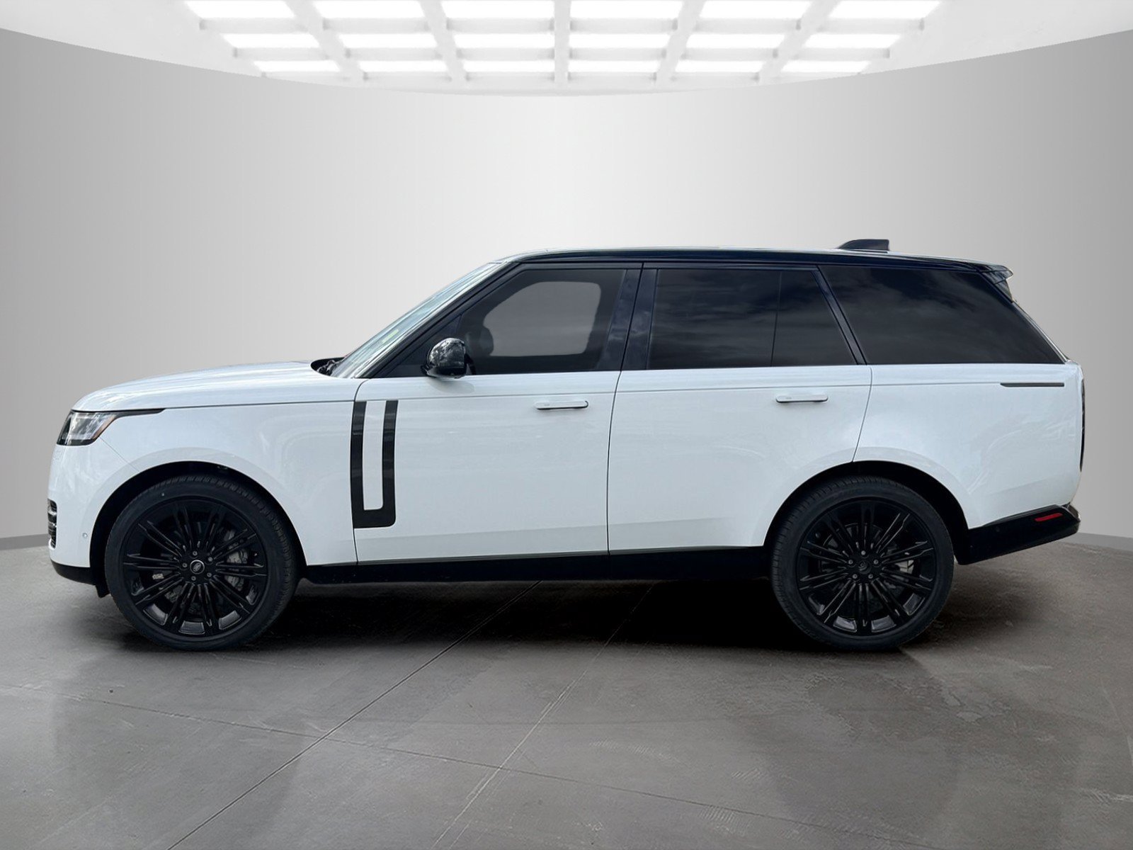 Used 2025 Land Rover Range Rover SE AWD/4WD image 8