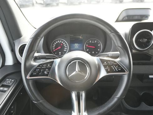 Used 2025 Mercedes-Benz Sprinter 2500 image 11