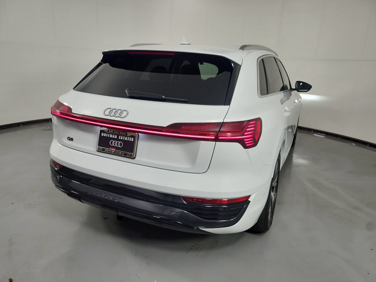 Used 2024 Audi Q8 e-tron Premium Plus w/ Premium Plus Package AWD/4WD image 37