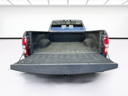 Used 2020 RAM 2500 Big Horn w/ Night Edition AWD/4WD image 17
