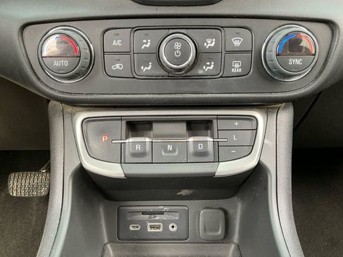 Used 2023 GMC Terrain SLE w/ Driver Convenience Package AWD/4WD image 23