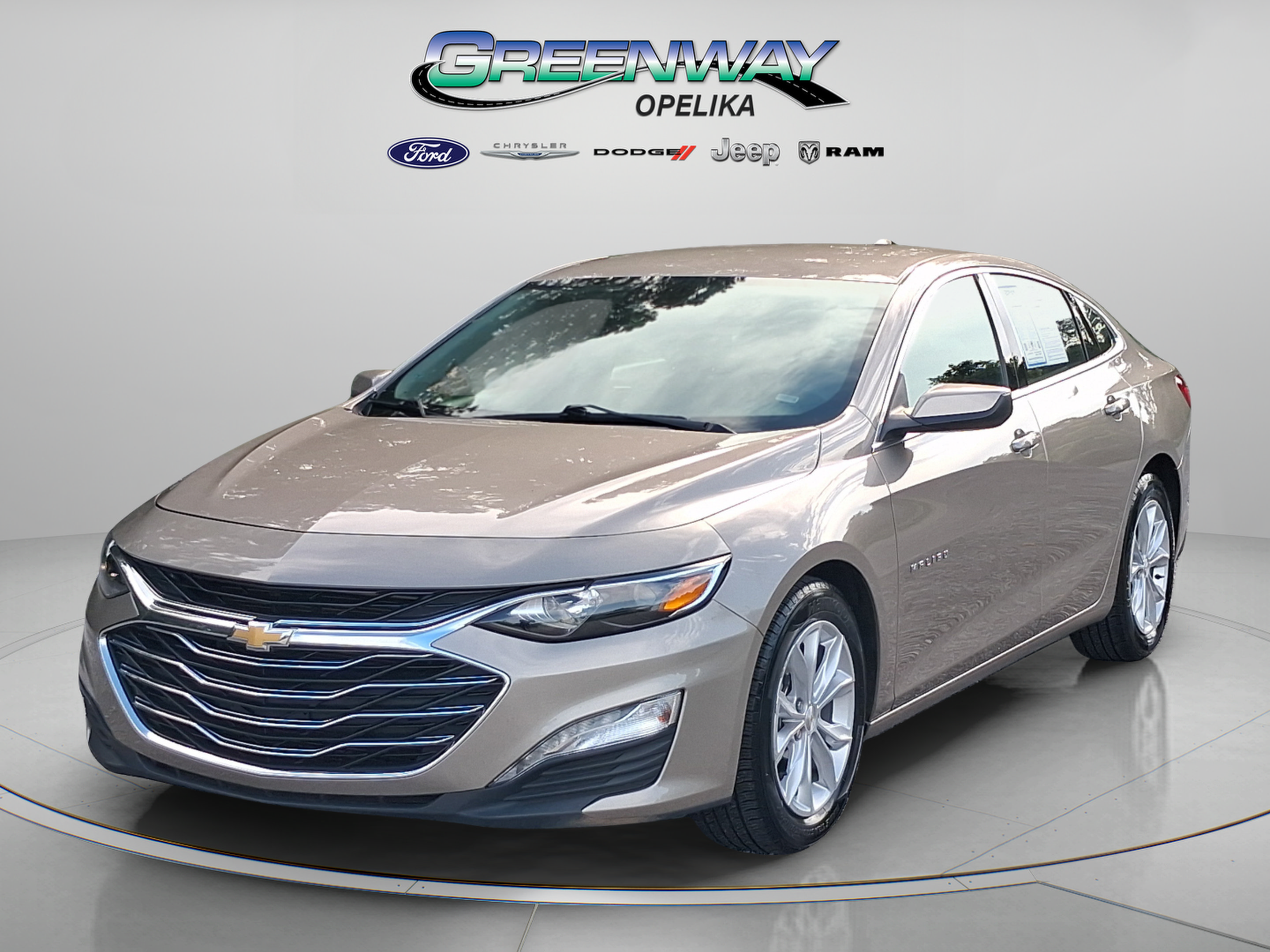 Used 2025 Chevrolet Malibu LT FWD image 3