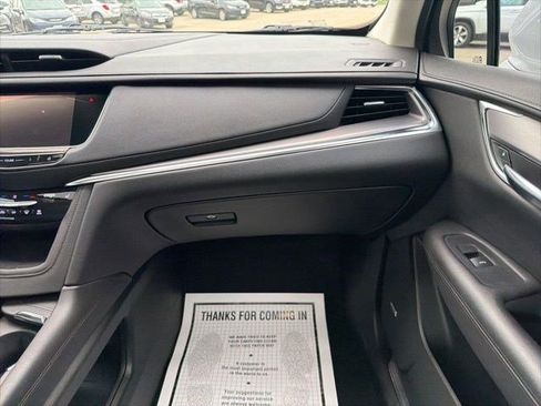Used 2017 Cadillac XT5 Luxury w/ Driver Awareness Package AWD/4WD image 21