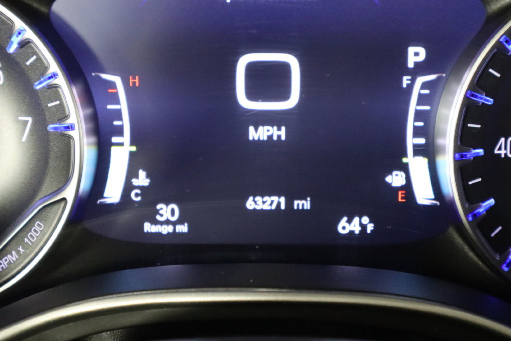 Used 2025 Chrysler Pacifica Select FWD image 41